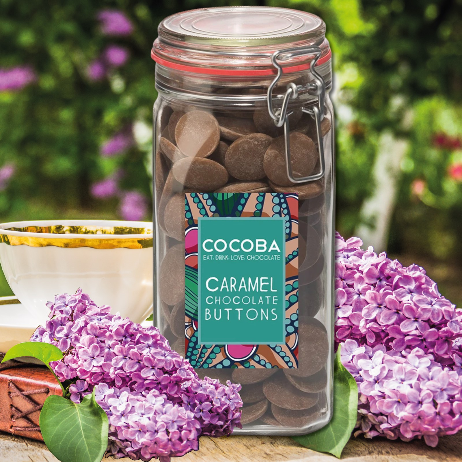 Borcan gigant cu năsturei de ciocolată cu lapte și caramel sărat 900G