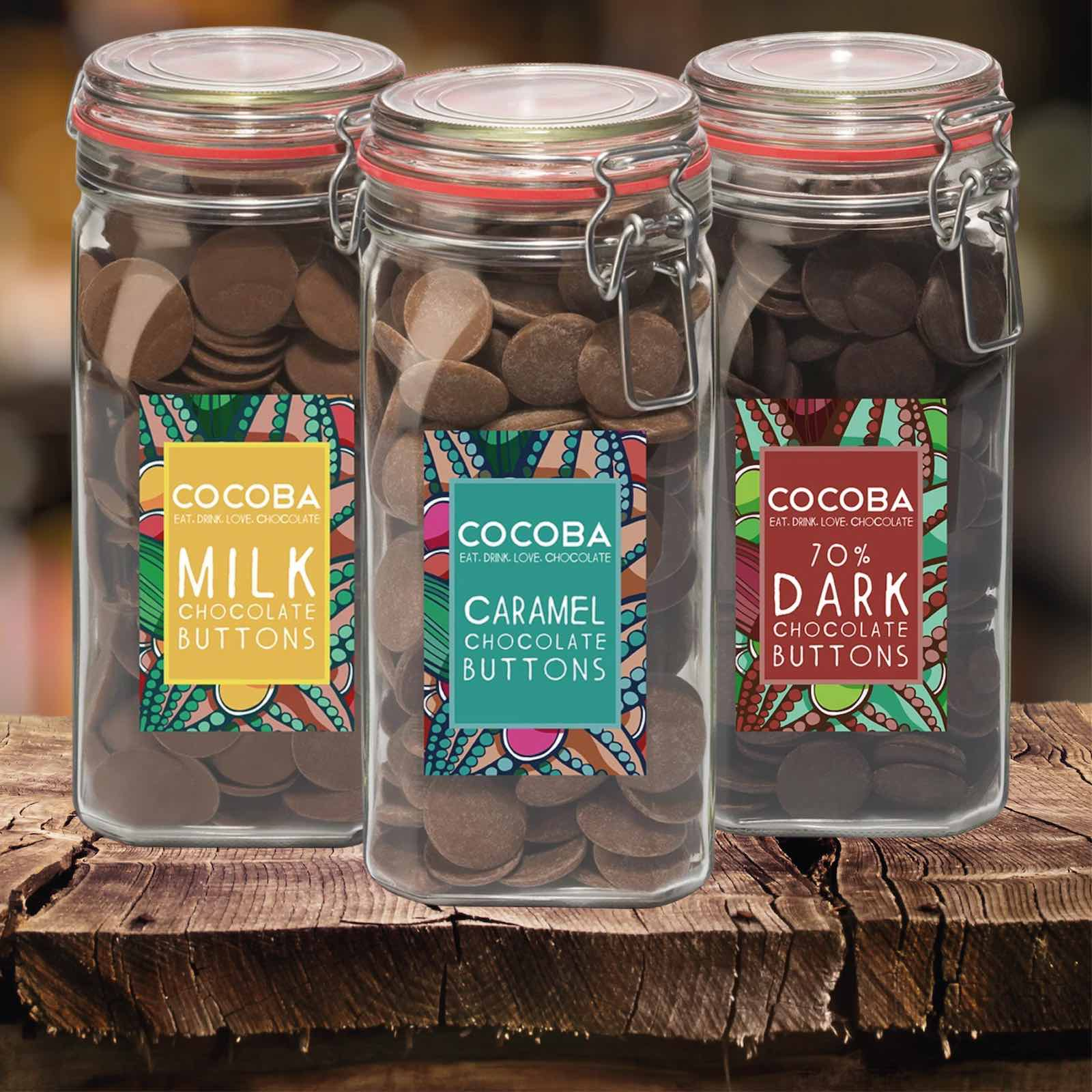 Borcan gigant cu năsturei de ciocolată cu lapte și caramel sărat 900G